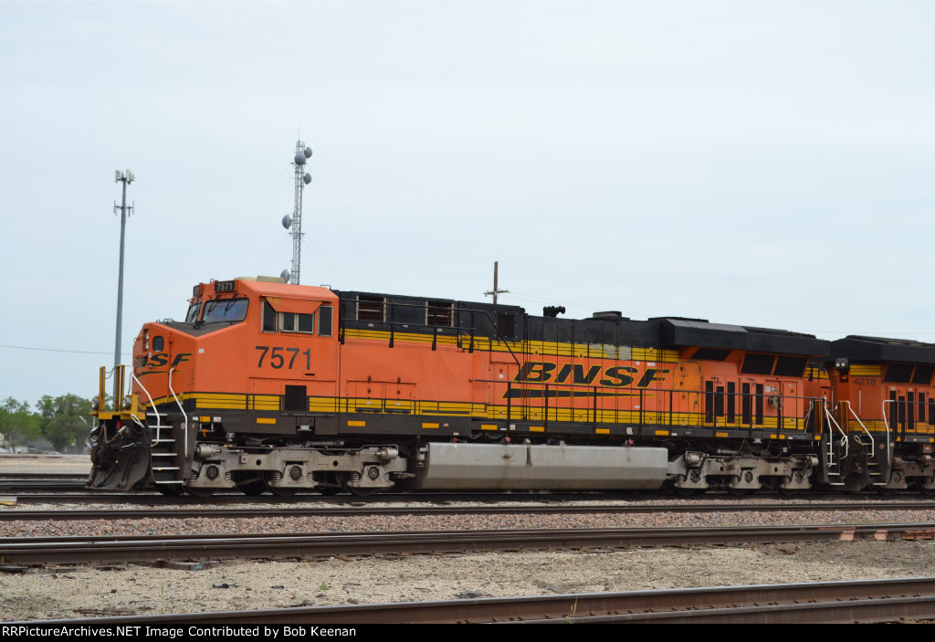BNSF 7571